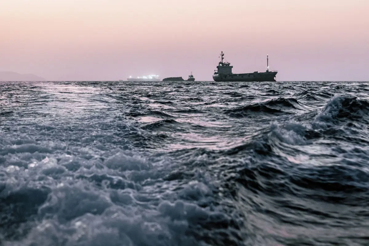 Oil Prices Decline as Hormuz Flows Recover, US-Iran Talks Advance