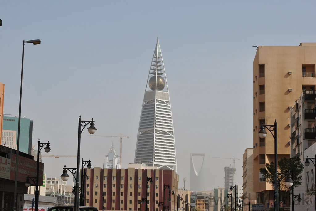 Saudi Arabia Slashes August Crude Prices for Asia Amid Supply Rebound