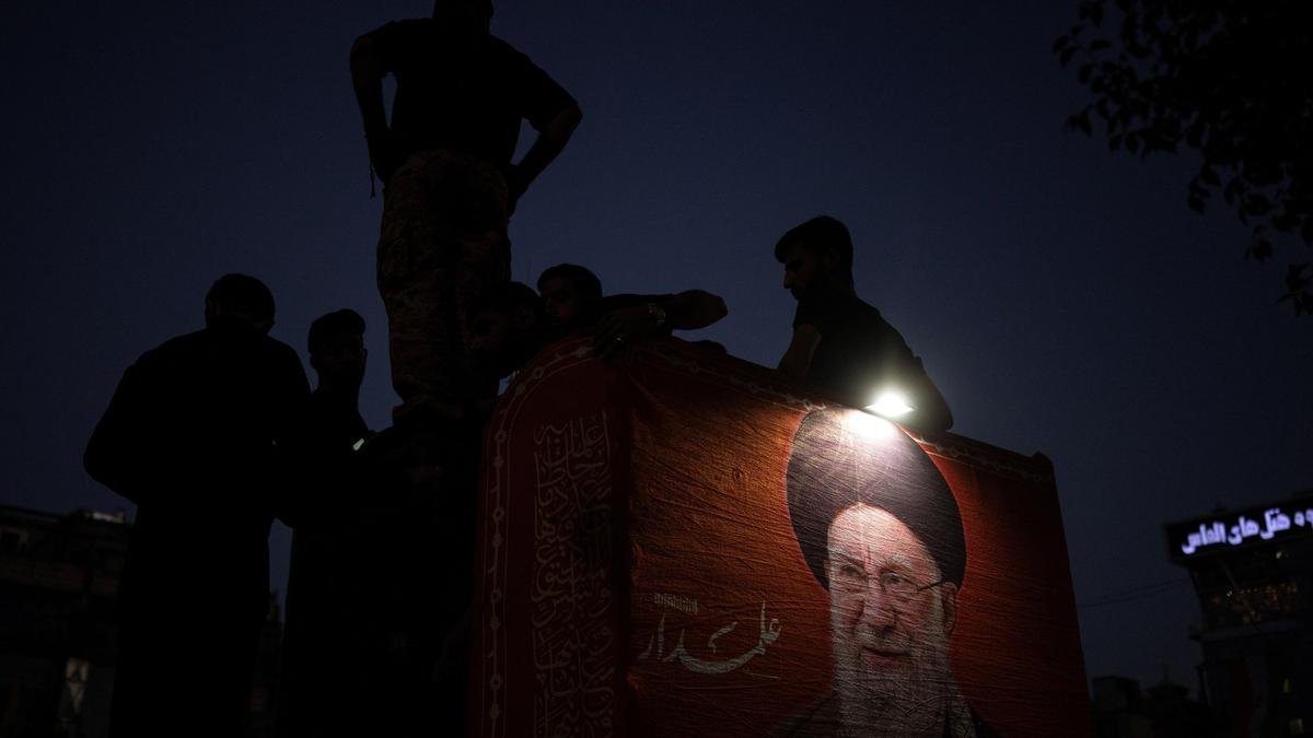 US-Iran Tensions Threaten 2027 Oil Surplus, Strait of Hormuz Flows Impacted