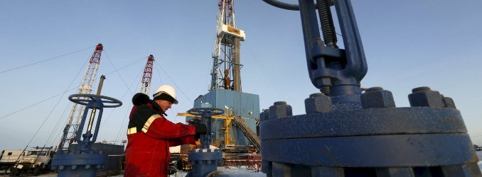 EU Sanctions on Russia Stall Amid LNG, Oil Price Cap Disagreements