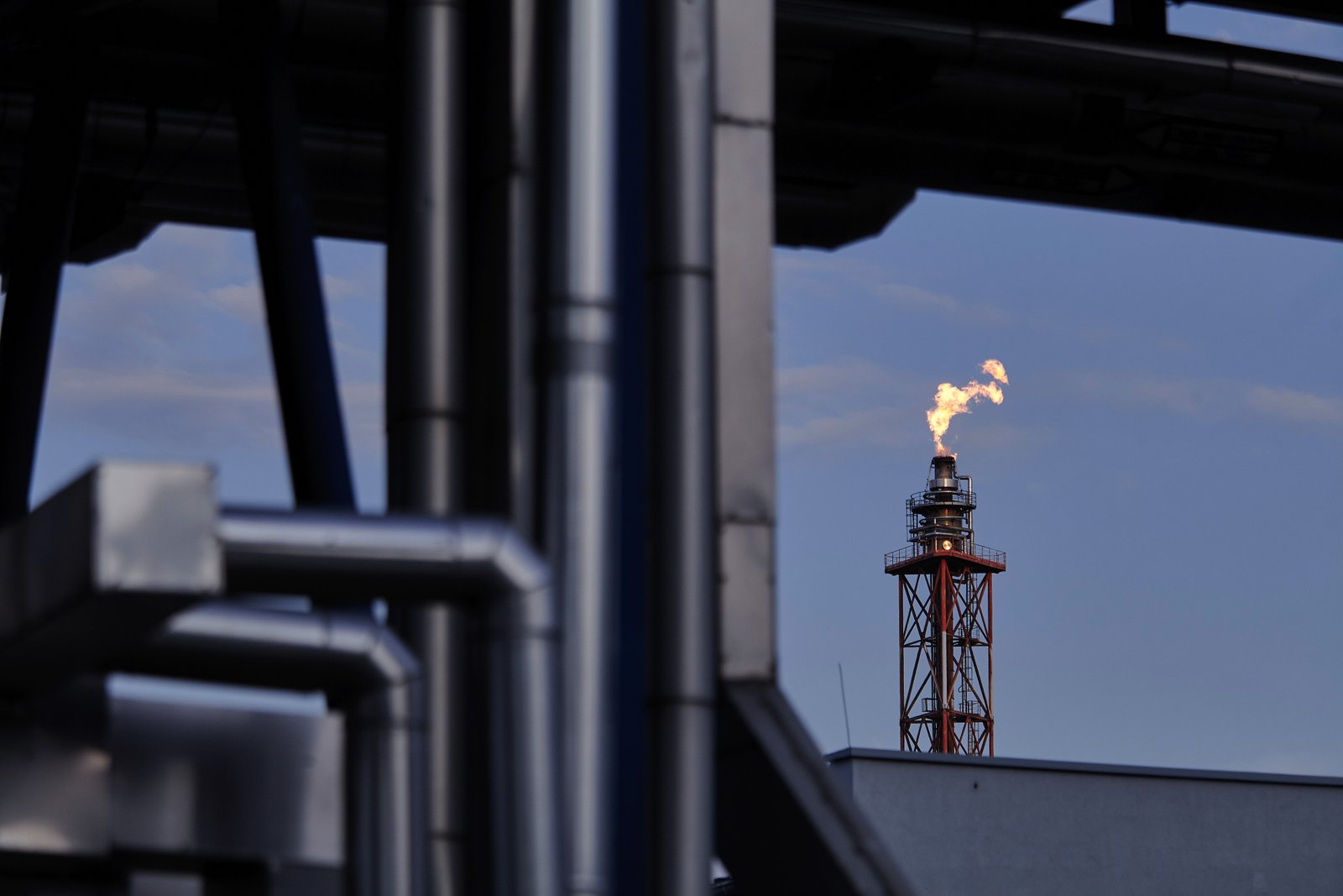 EU Delays Methane Penalties for Oil, Gas Imports Amid Supply Concerns