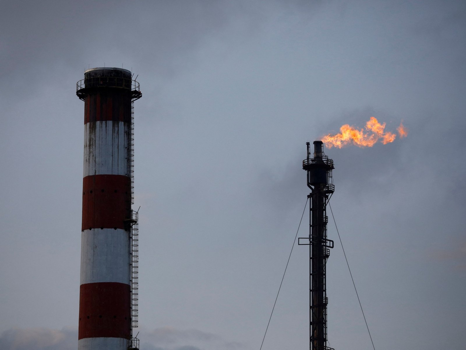 EU Suspends Methane Emission Penalties Amidst Energy Crisis and US Pressure