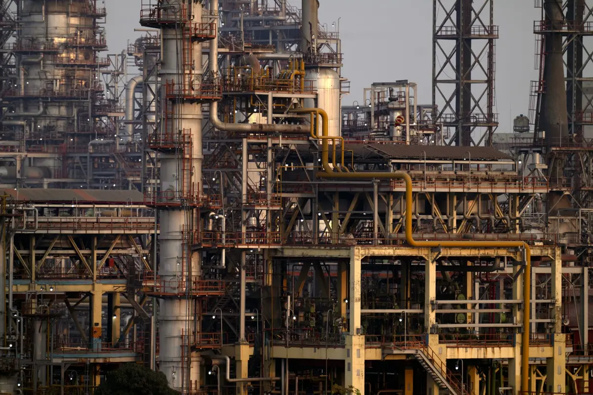Asian Refiners Boost US Crude Imports Amid Intensifying Iran War