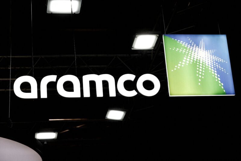 Saudi Aramco Restarts Hormuz Oil Loadings, Easing Heavy Crude Supply