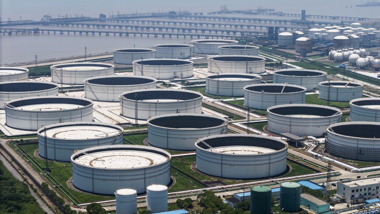 Brent Crude Nears $94 as Hormuz Standoff Intensifies Global Oil Market Risk