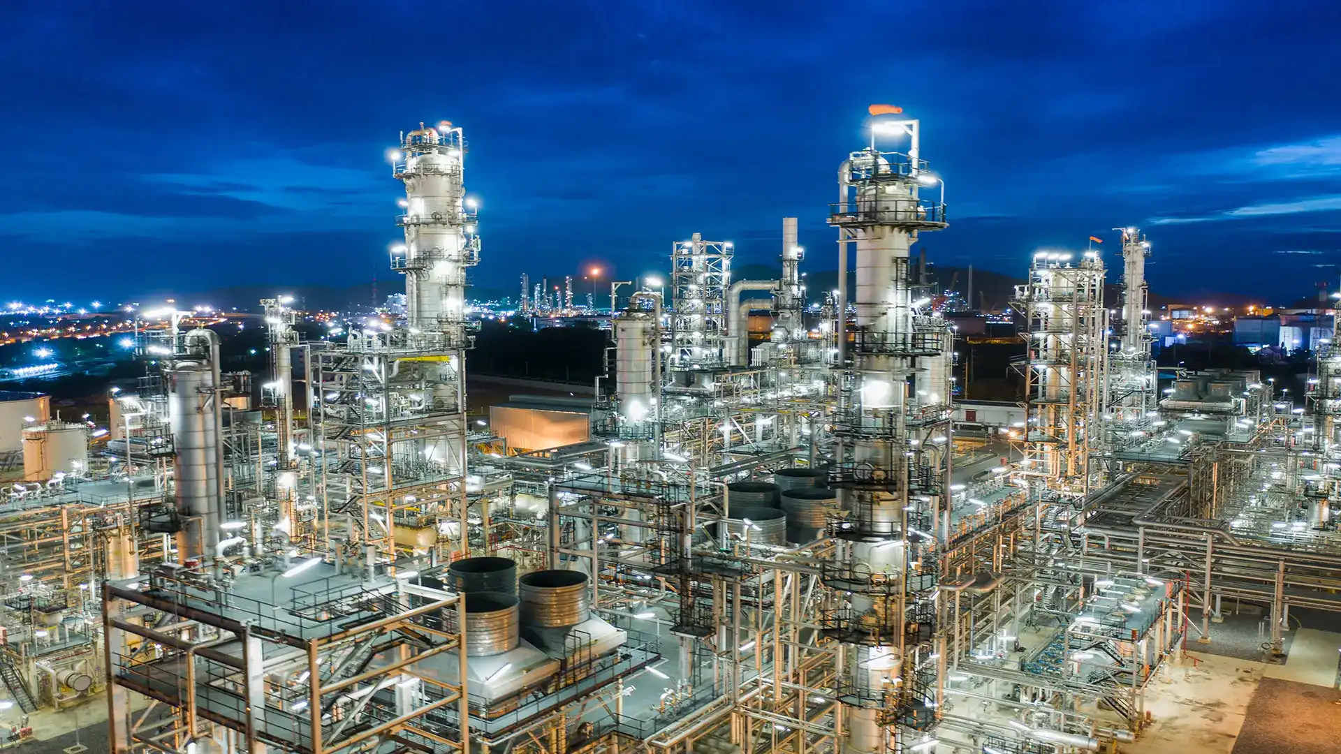 ExxonMobil Advances Mozambique LNG with $1.1 Billion Pre-FID Contracts