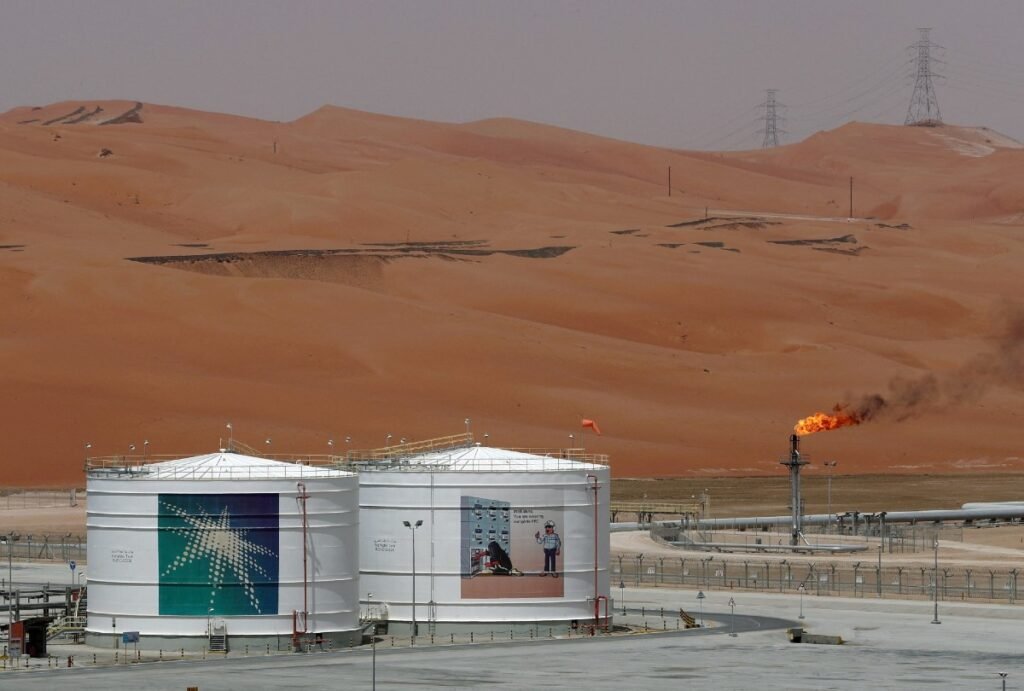 Saudi Aramco eyes US LNG supply, forging new global energy partnerships.