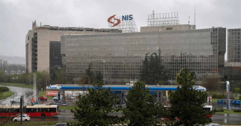 Serbia prepares a higher offer for oil refiner NIS, advancing acquisition talks.