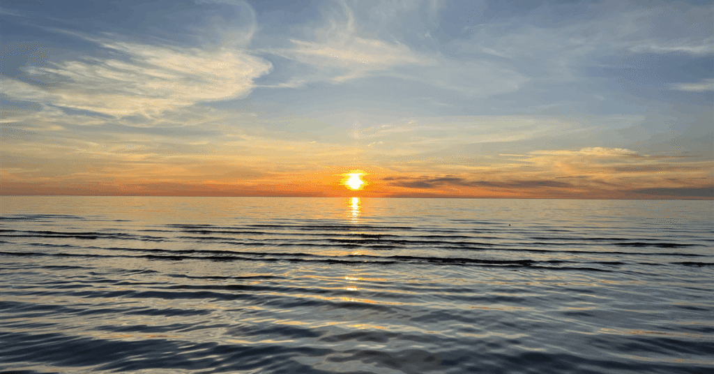 Ukrainian forces strike Russian Black Sea oil facilities for the third time.