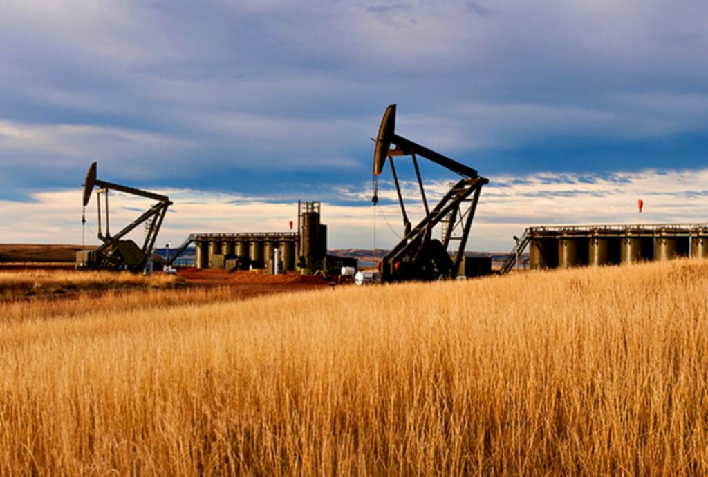 Steady global oil markets reflect ongoing geopolitical talks and evolving supply outlook.