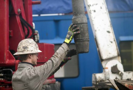 US Energy Rig Count Sees First Increase in Three Weeks