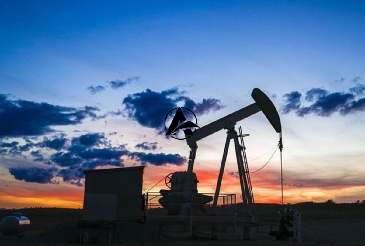 Crude Futures Reach Two-Week High Amid Fed Signals, Supply Concerns