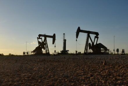 Oil Markets Weigh Geopolitical Supply Risks