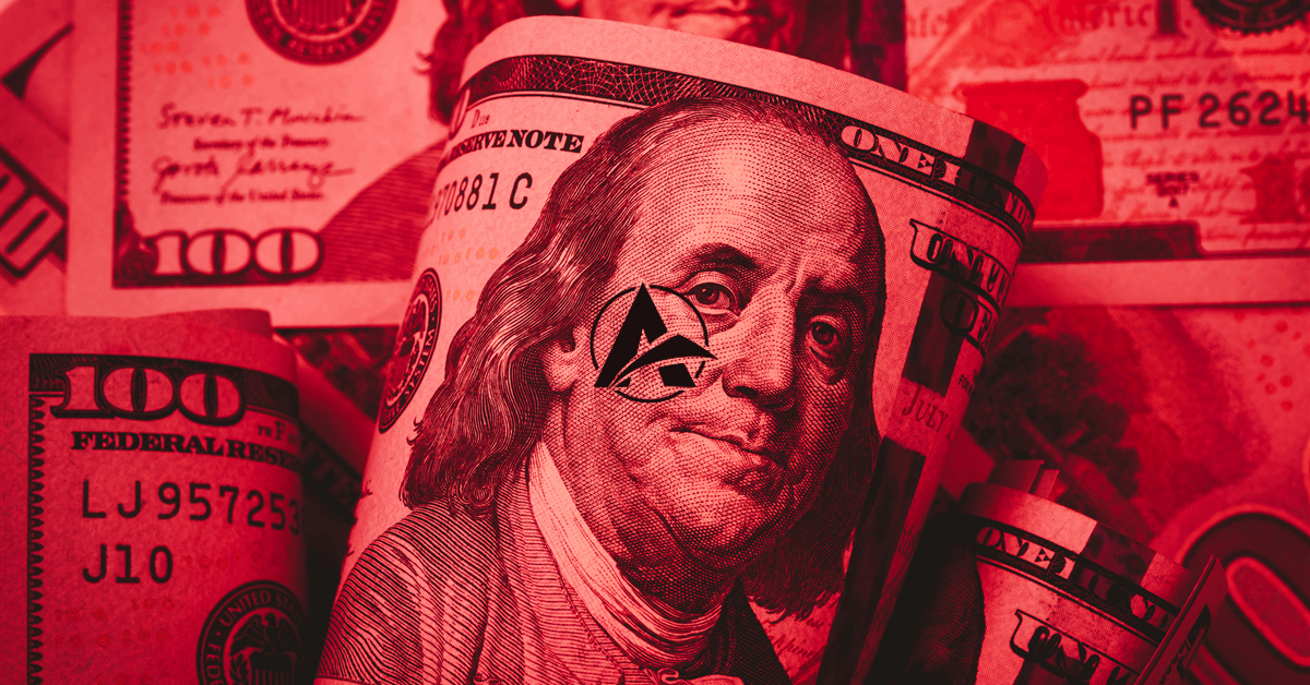 Saudi Arabia Lowers Flagship Oil Price