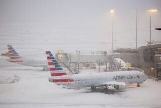 US Winter Storm Triggers Widespread Power Outages and Travel Disruptions