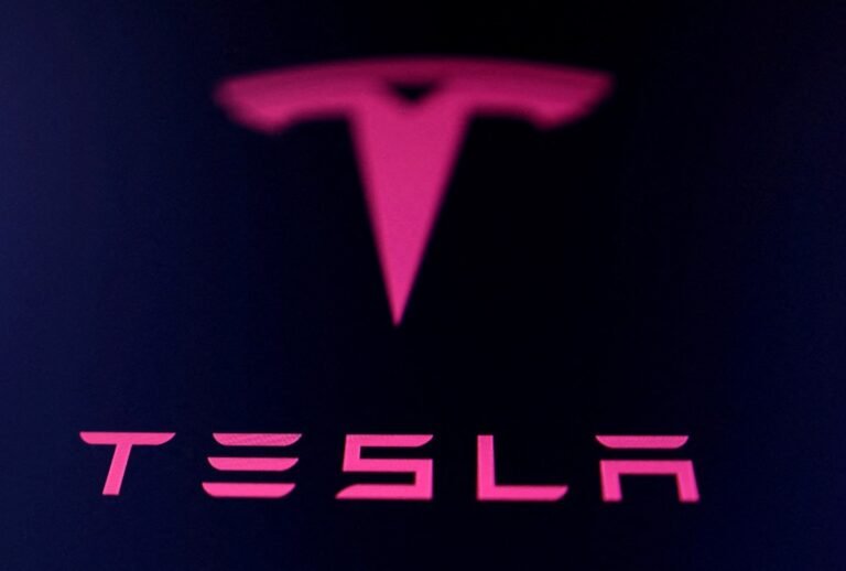 Tesla's ambitious plan: 100 GW US solar manufacturing to electrify America.