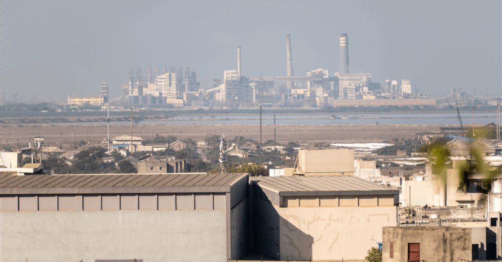 Uniper's landmark decade-long LNG deal ensures vital energy supply for Gujarat's future.