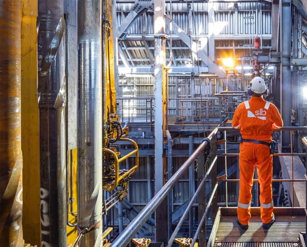 SLB's new contracts drive forward Indonesia's ambitious deepwater energy project.