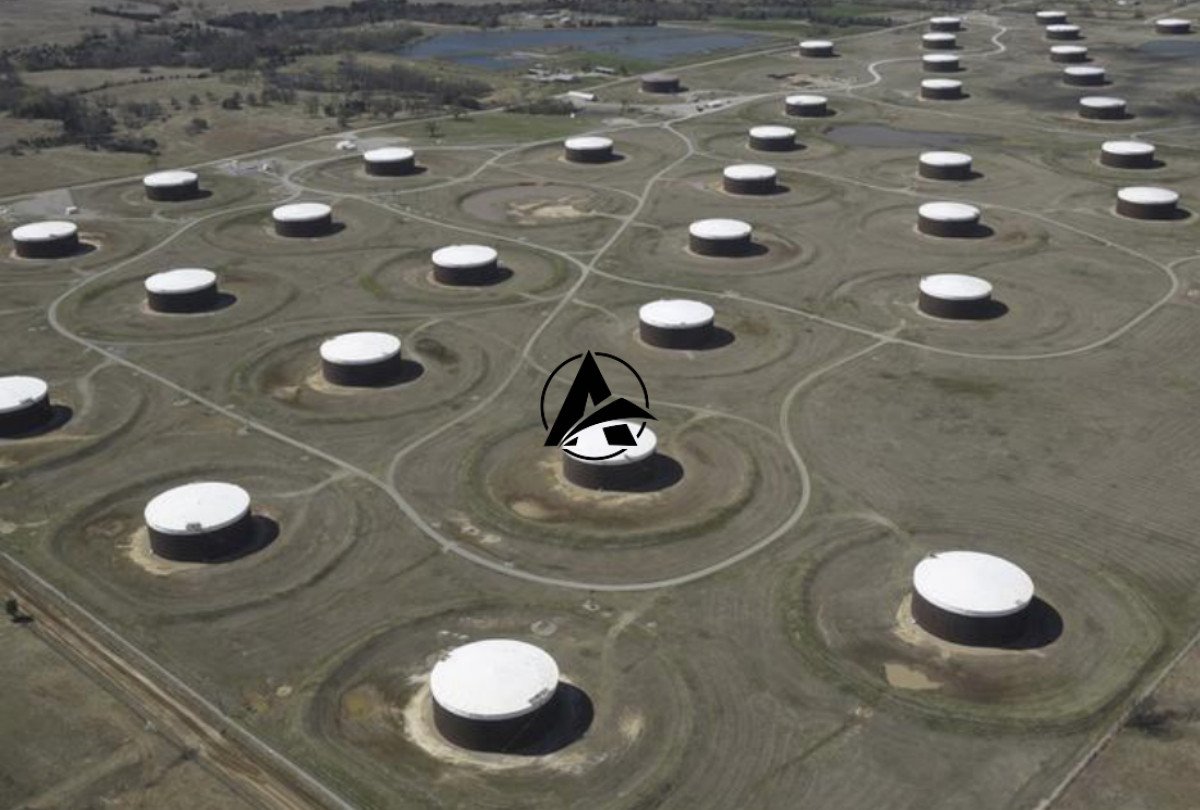 Oil Markets Show Divergent Signals Amid Geopolitical Tensions