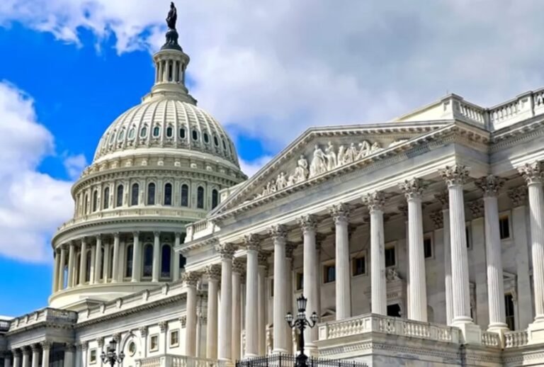 US Lawmaker Requests Oil Trade Investigation Following Ceasefire Report